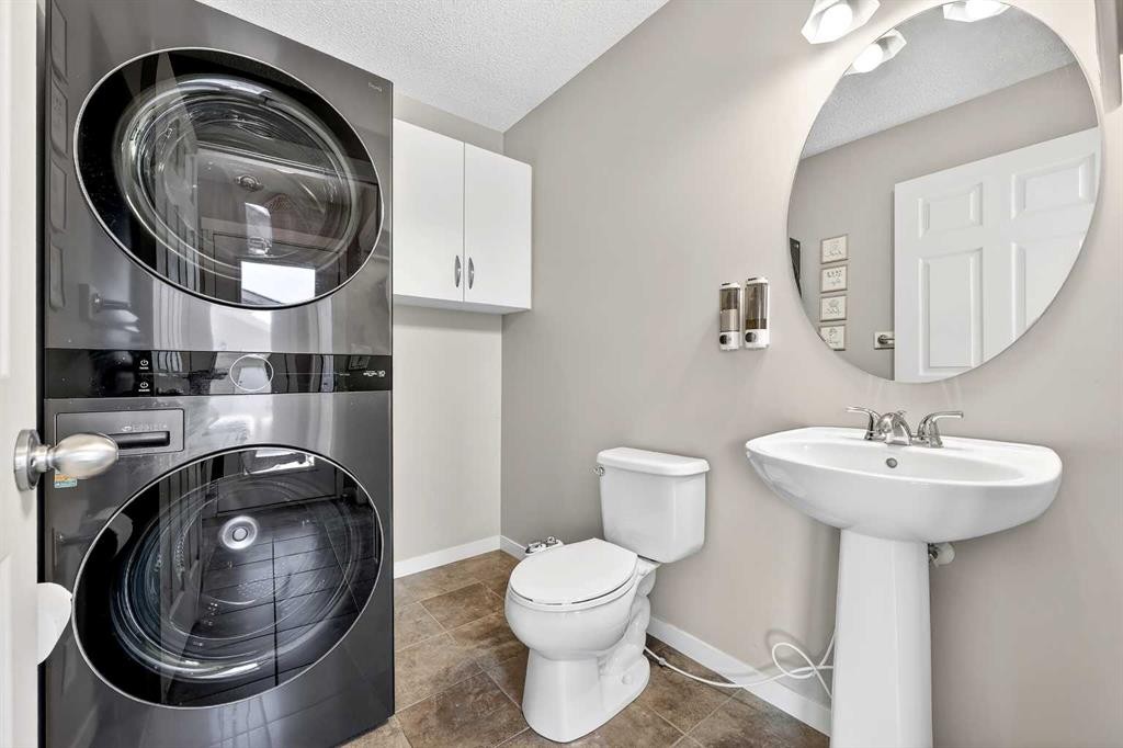 336 Cranberry Circle Se, Calgary, AB - Indoor Photo Showing Laundry Room