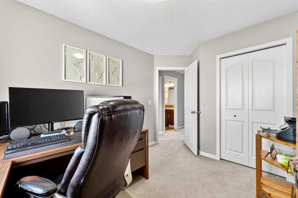 336 Cranberry Circle Se, Calgary, AB - Indoor Photo Showing Office