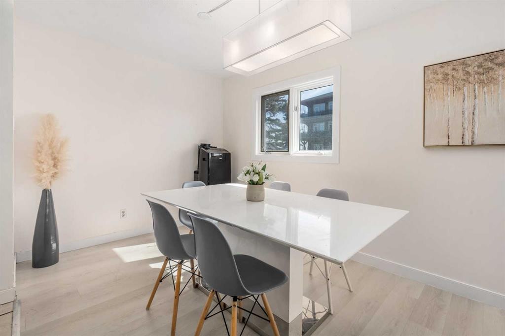 4504 14 Street Nw, Calgary, AB - Indoor Photo Showing Dining Room