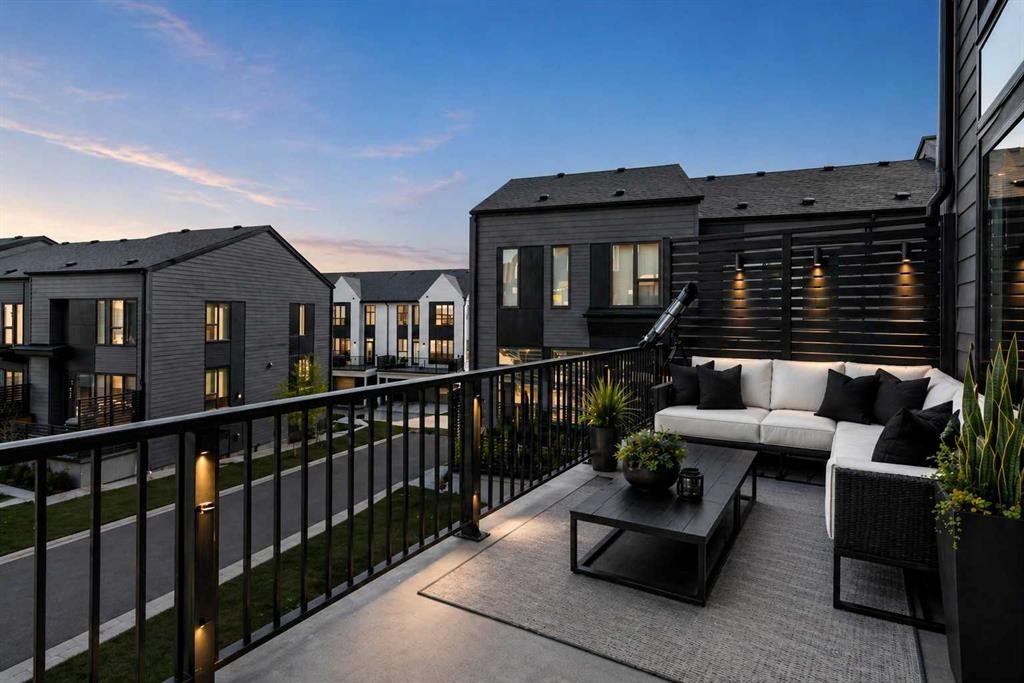 244 Sovereign Common Sw, Calgary, AB - Outdoor With Exterior