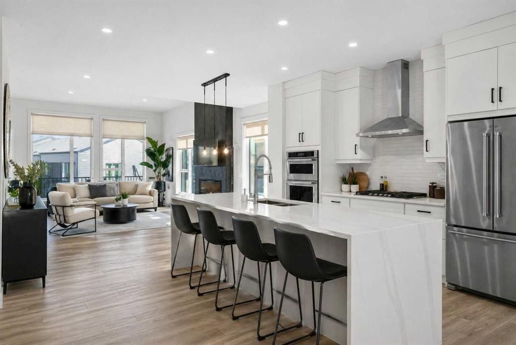 244 Sovereign Common Sw, Calgary, AB - Indoor Photo Showing Kitchen With Upgraded Kitchen
