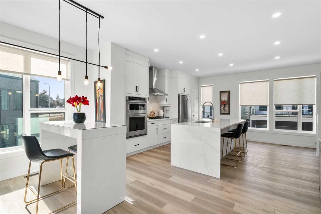 244 Sovereign Common Sw, Calgary, AB - Indoor