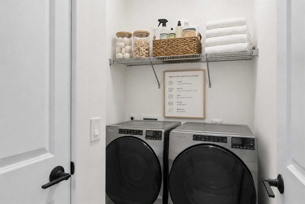 244 Sovereign Common Sw, Calgary, AB - Indoor Photo Showing Laundry Room