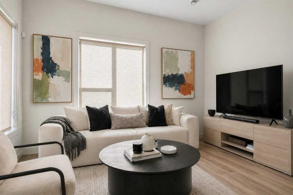 244 Sovereign Common Sw, Calgary, AB - Indoor Photo Showing Living Room