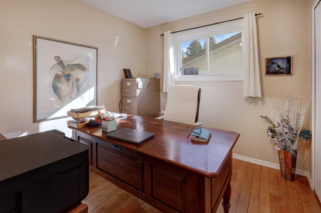 540 Lysander Drive Se, Calgary, AB - Indoor