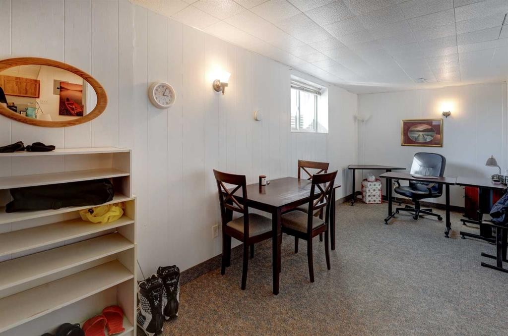 540 Lysander Drive Se, Calgary, AB - Indoor Photo Showing Office