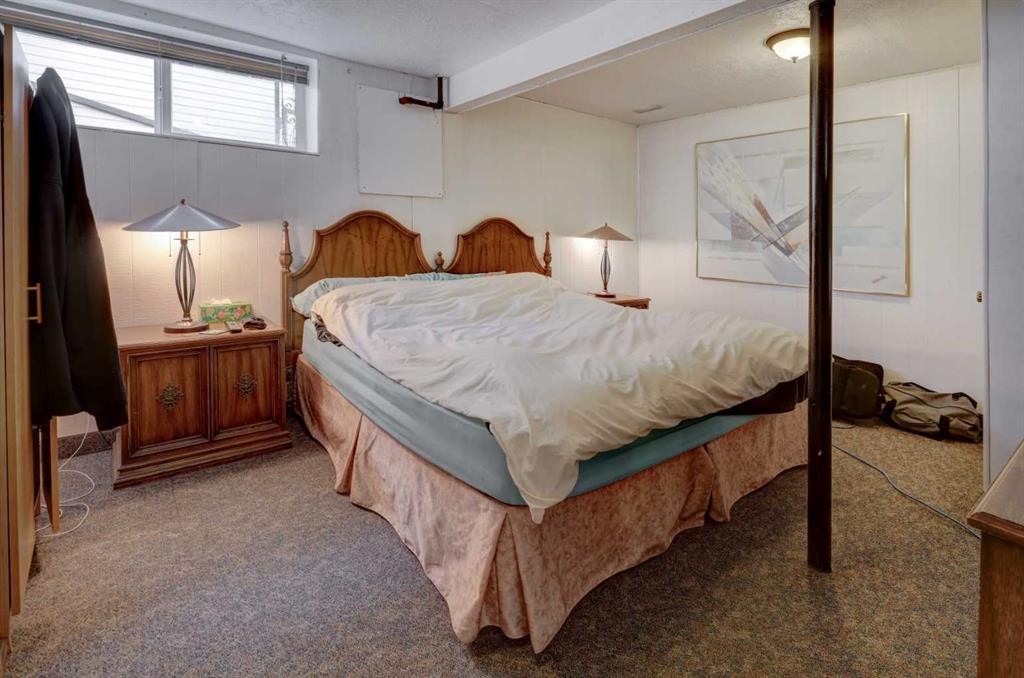 540 Lysander Drive Se, Calgary, AB - Indoor Photo Showing Bedroom