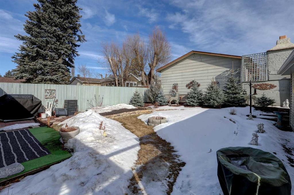 540 Lysander Drive Se, Calgary, AB - Outdoor