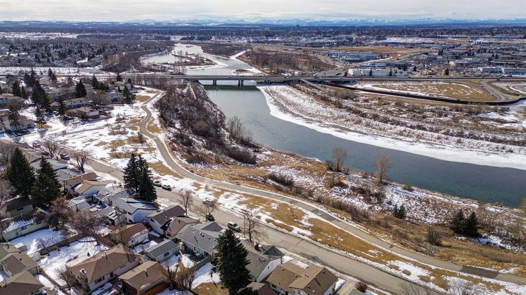 540 Lysander Drive Se, Calgary, AB - Outdoor With View