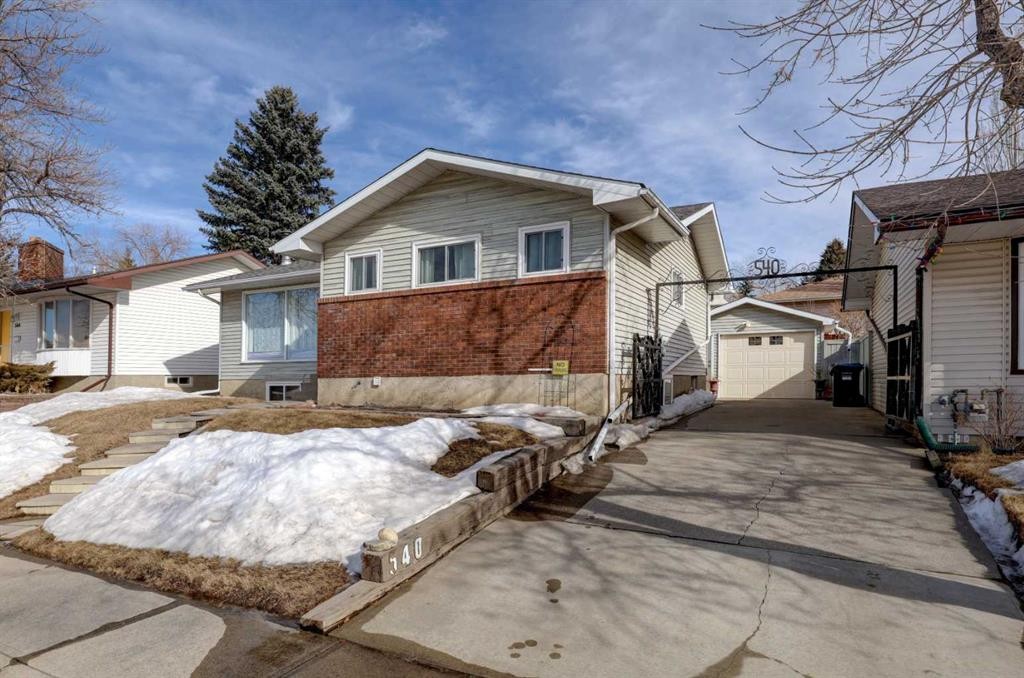 540 Lysander Drive Se, Calgary, AB - Outdoor
