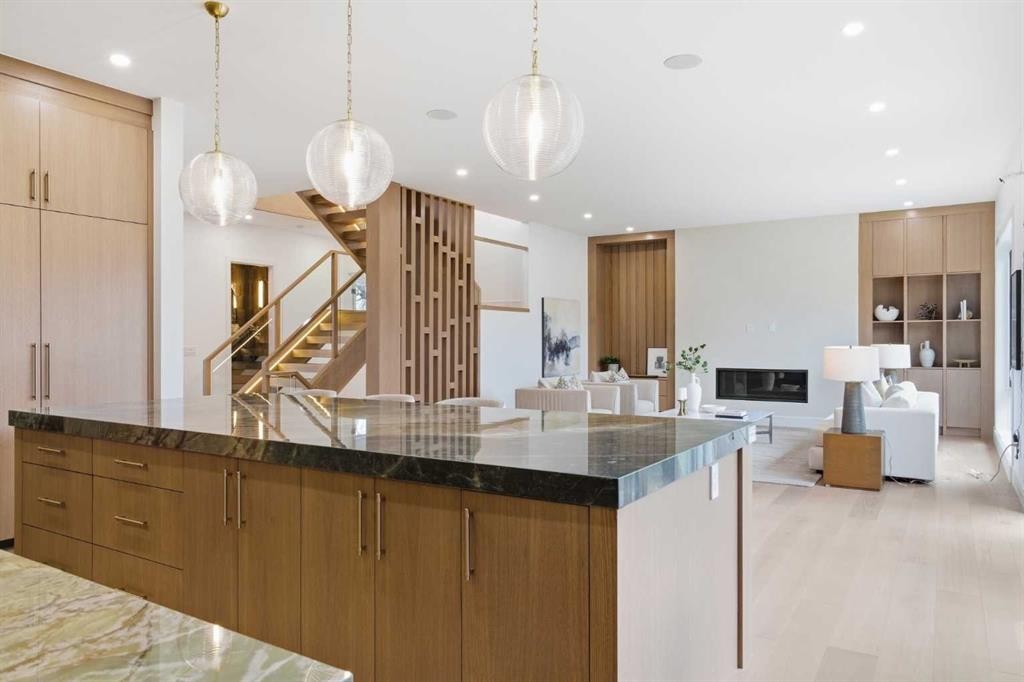 209 Windermere Road Sw, Calgary, AB