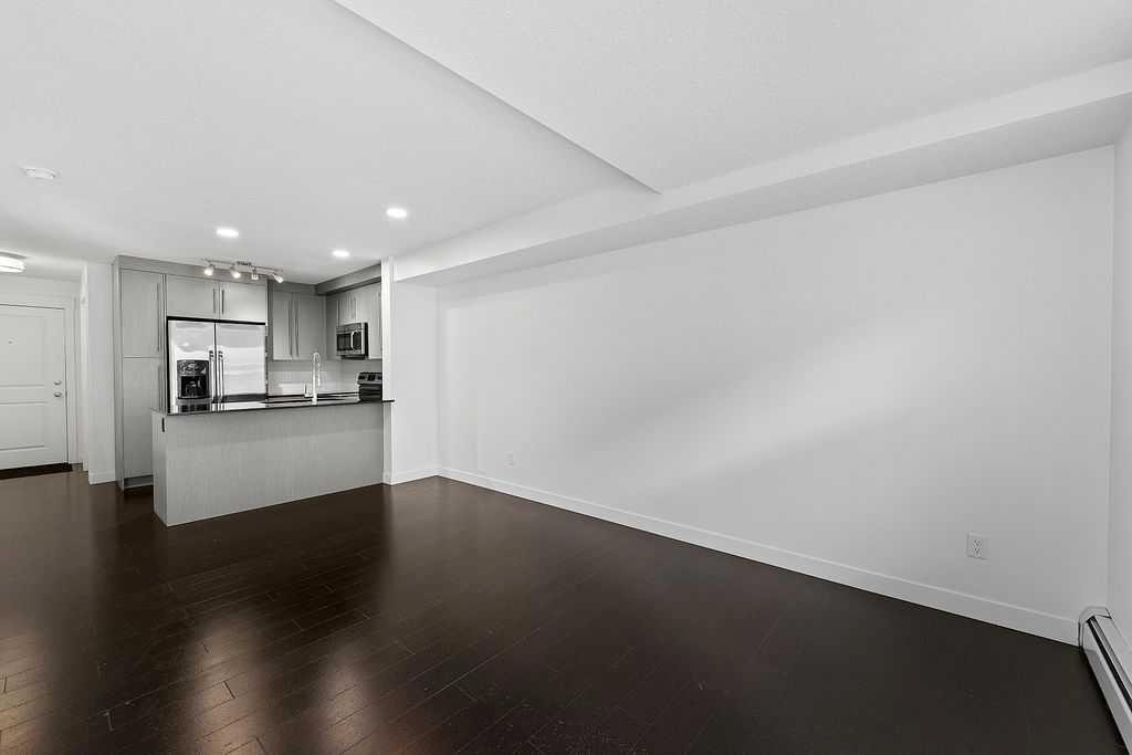 2408-11 Mahogany Row Se, Calgary, AB - Indoor Photo Showing Kitchen