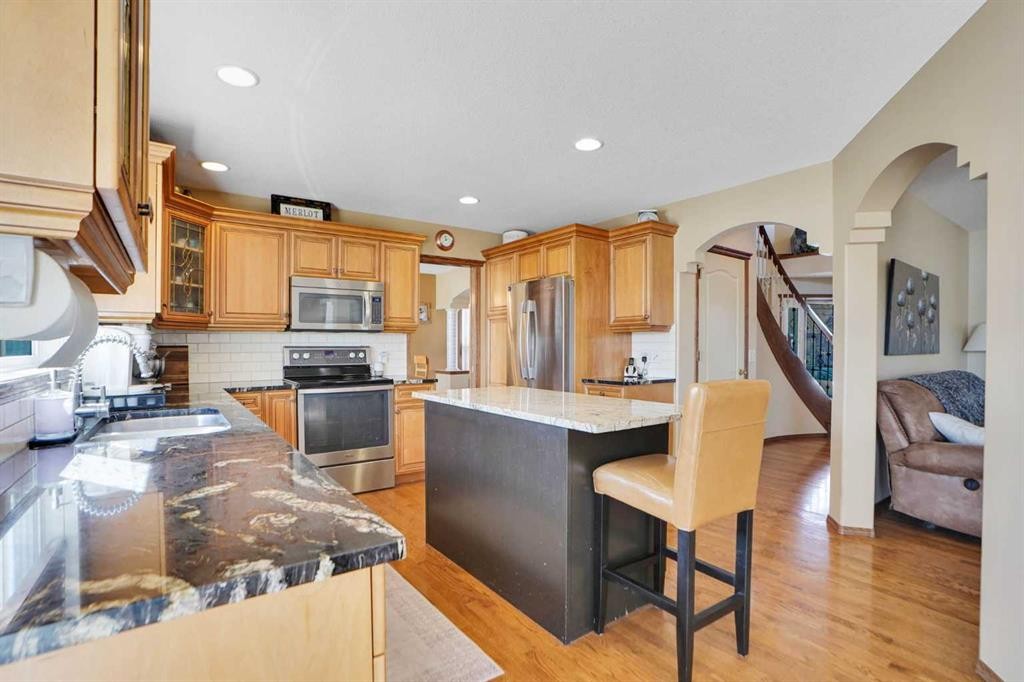 32 Harvest Park Way Ne, Calgary, AB - Indoor Photo Showing Kitchen