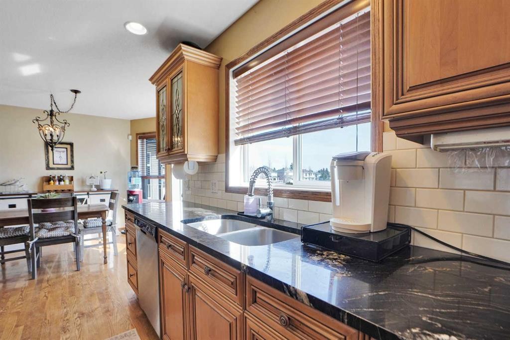 32 Harvest Park Way Ne, Calgary, AB - Indoor Photo Showing Kitchen With Double Sink With Upgraded Kitchen