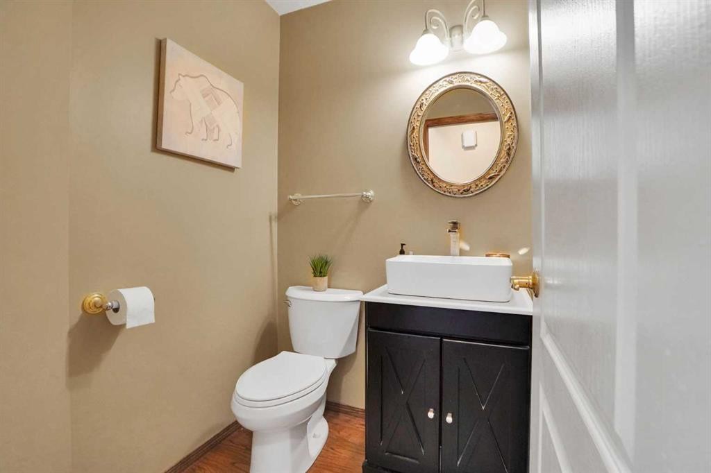 32 Harvest Park Way Ne, Calgary, AB - Indoor Photo Showing Bathroom