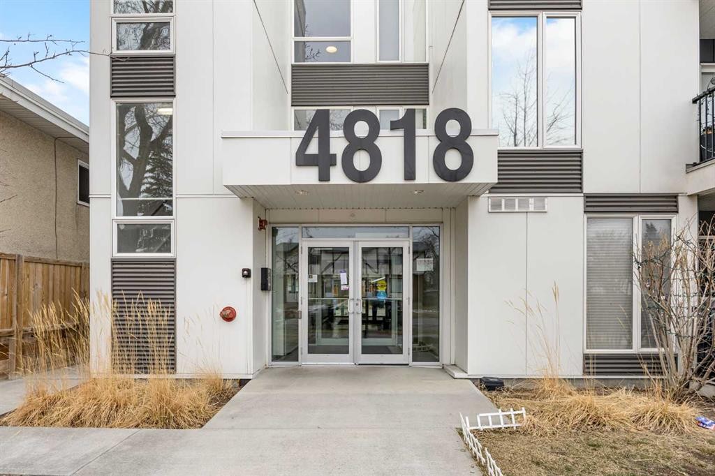 208-4818 Varsity Drive Nw, Calgary, AB - Outdoor