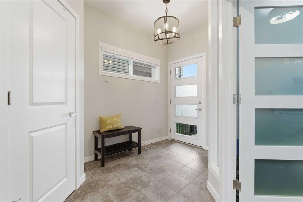 52 Walden Green Se, Calgary, AB - Indoor Photo Showing Other Room