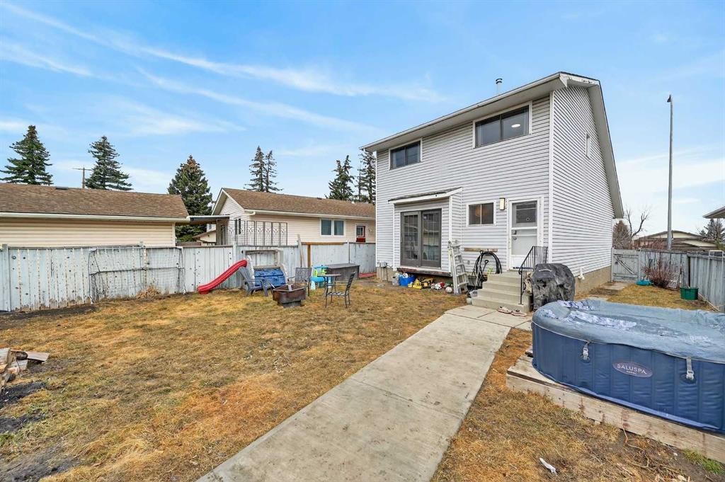 103 Macewan Drive Nw, Calgary, AB - Outdoor With Exterior