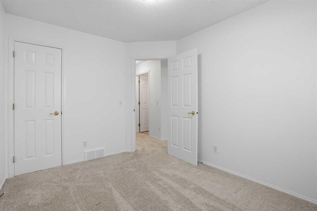 137 Taravista Crescent Ne, Calgary, AB - Indoor Photo Showing Other Room