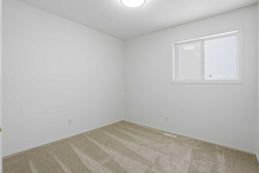 137 Taravista Crescent Ne, Calgary, AB - Indoor Photo Showing Other Room