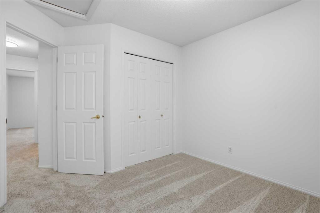 137 Taravista Crescent Ne, Calgary, AB - Indoor Photo Showing Other Room