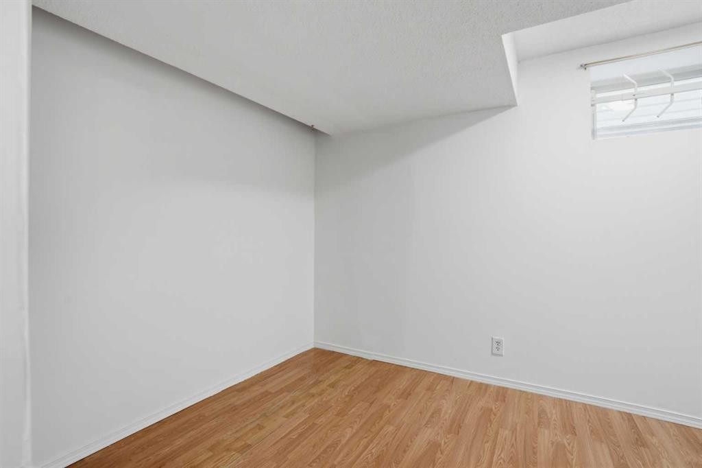 137 Taravista Crescent Ne, Calgary, AB - Indoor Photo Showing Other Room
