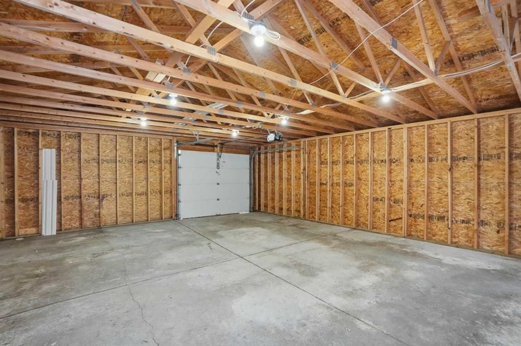137 Taravista Crescent Ne, Calgary, AB - Indoor Photo Showing Garage