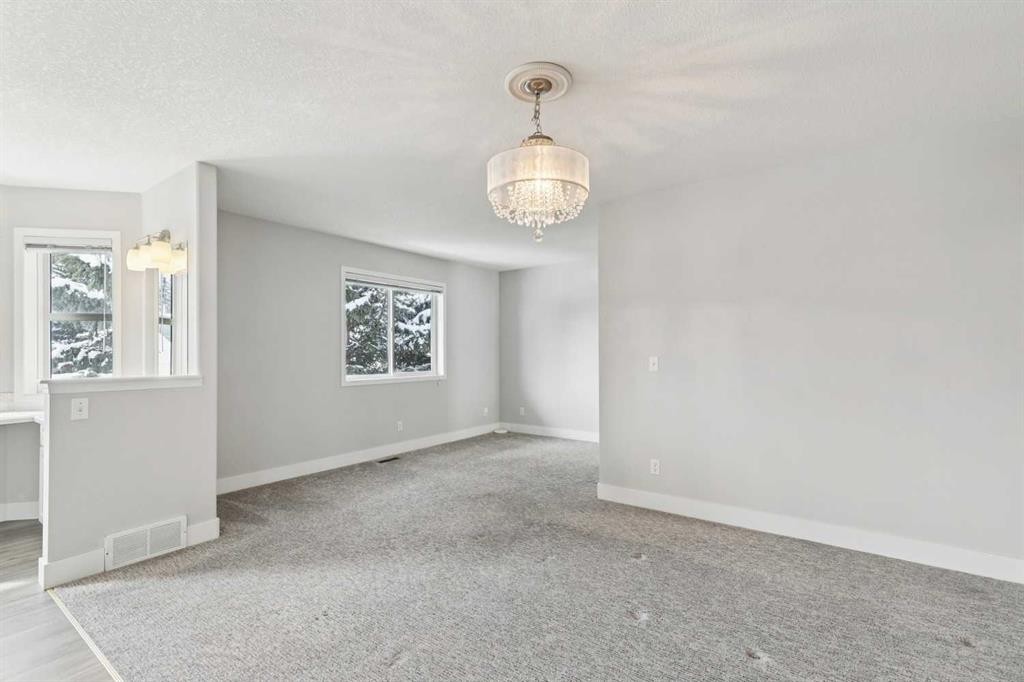 328 Prominence Heights Sw, Calgary, AB - Indoor Photo Showing Other Room