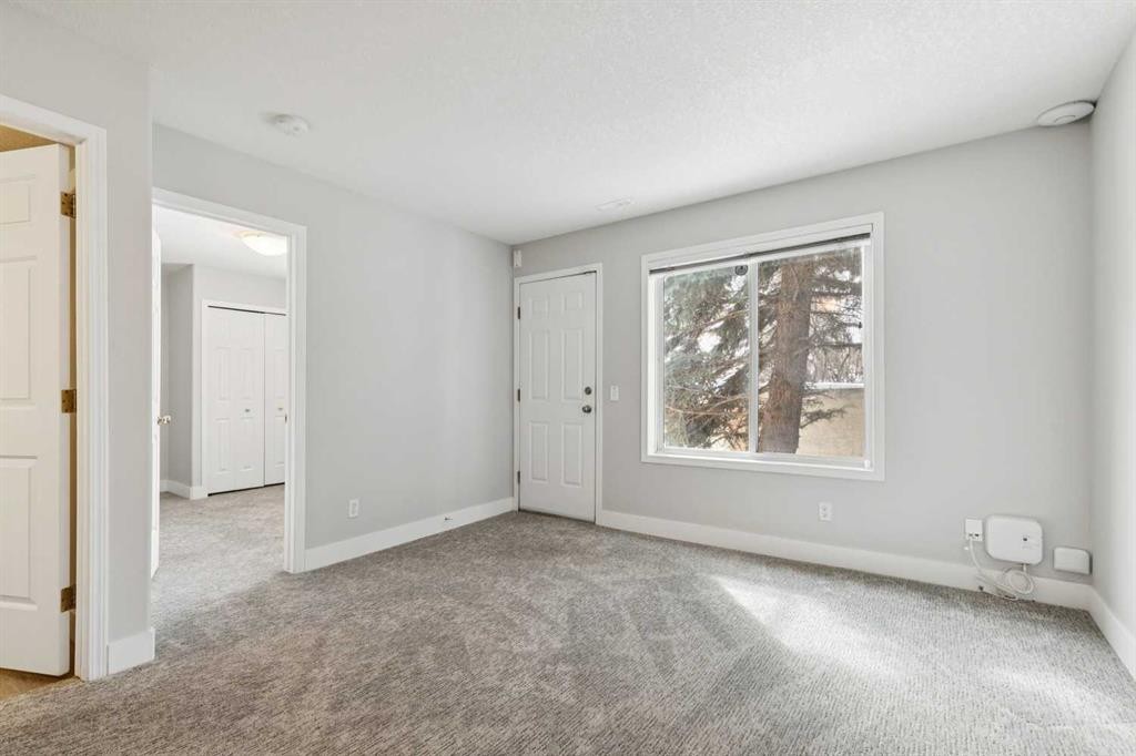 328 Prominence Heights Sw, Calgary, AB - Indoor Photo Showing Other Room