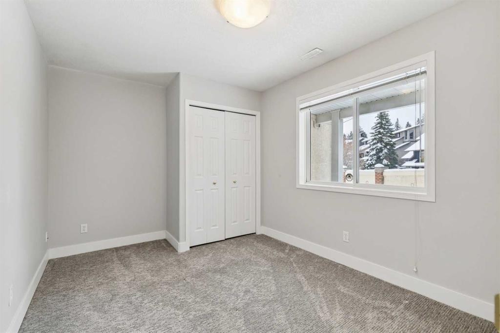 328 Prominence Heights Sw, Calgary, AB - Indoor Photo Showing Other Room