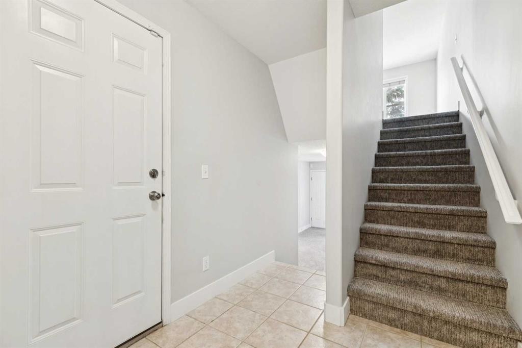 328 Prominence Heights Sw, Calgary, AB - Indoor Photo Showing Other Room