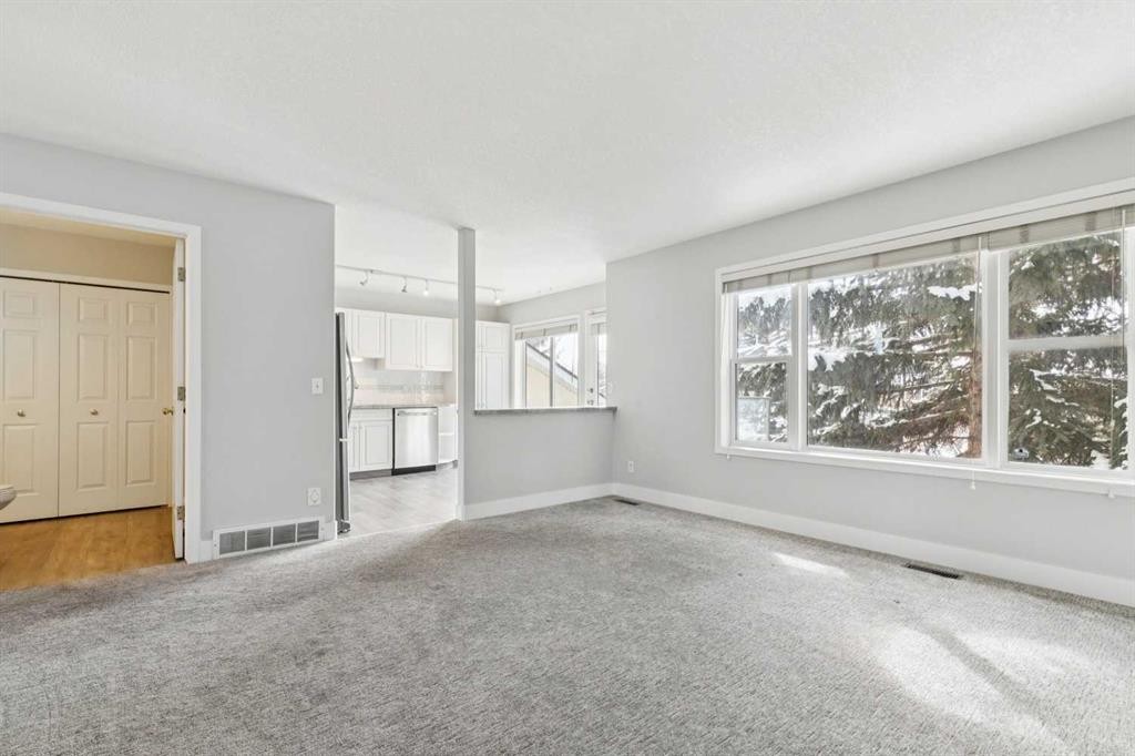 328 Prominence Heights Sw, Calgary, AB - Indoor Photo Showing Other Room