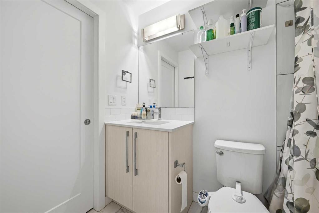 2303-76 Cornerstone Passage Ne, Calgary, AB - Indoor Photo Showing Bathroom