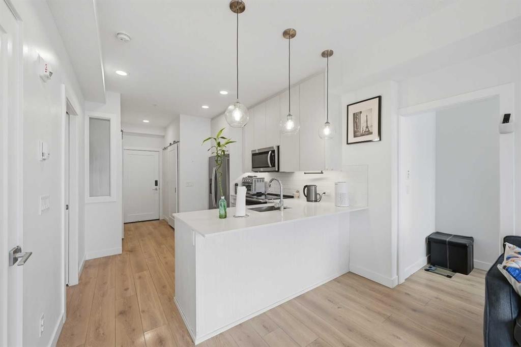 2303-76 Cornerstone Passage Ne, Calgary, AB - Indoor Photo Showing Kitchen