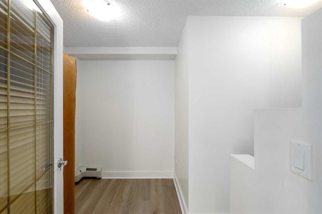 101-655 Meredith Road Ne, Calgary, AB - Indoor Photo Showing Other Room
