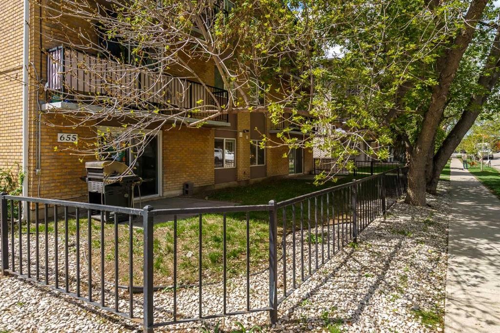 101-655 Meredith Road Ne, Calgary, AB - Outdoor