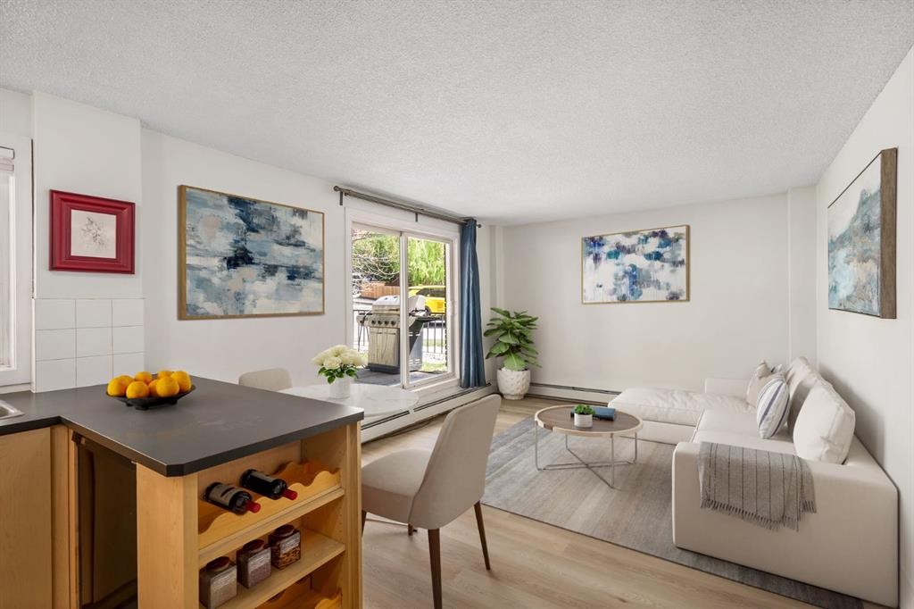 101-655 Meredith Road Ne, Calgary, AB - Indoor Photo Showing Living Room