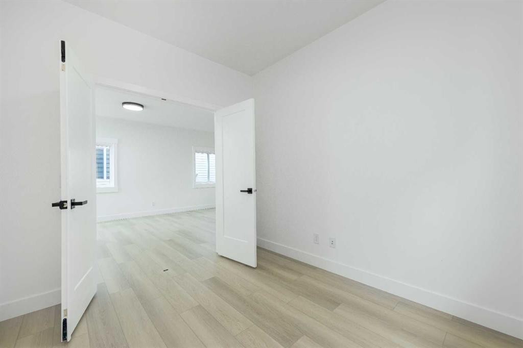 43 Saddlecrest Link Ne, Calgary, AB - Indoor Photo Showing Other Room