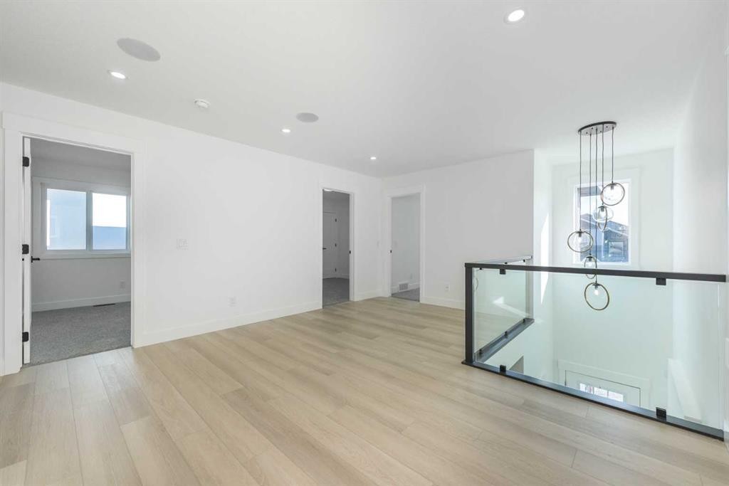 43 Saddlecrest Link Ne, Calgary, AB - Indoor Photo Showing Other Room