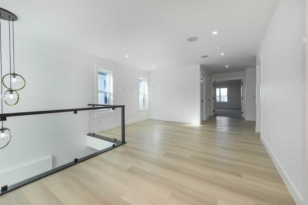 43 Saddlecrest Link Ne, Calgary, AB - Indoor Photo Showing Other Room