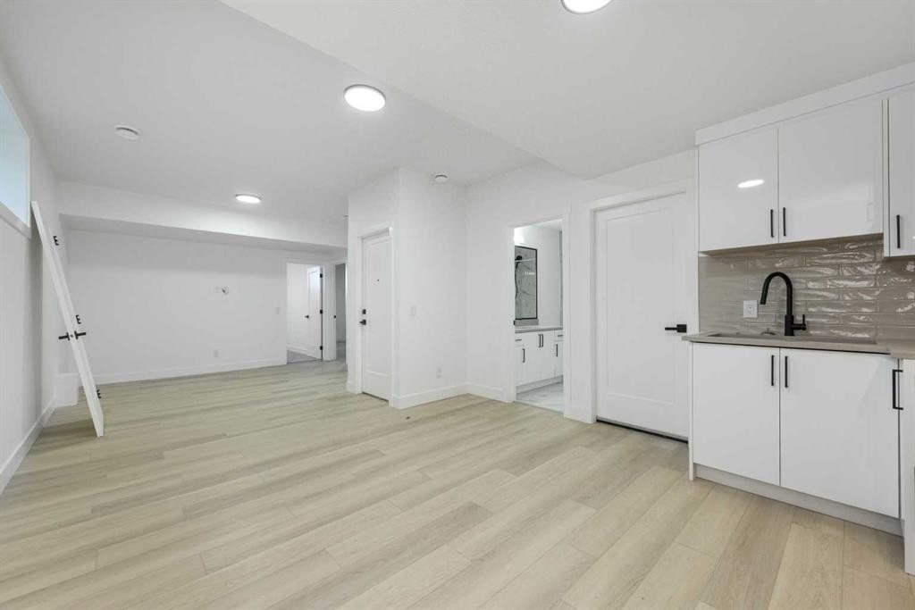 43 Saddlecrest Link Ne, Calgary, AB - Indoor