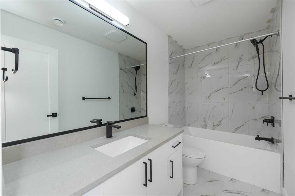 43 Saddlecrest Link Ne, Calgary, AB - Indoor Photo Showing Bathroom