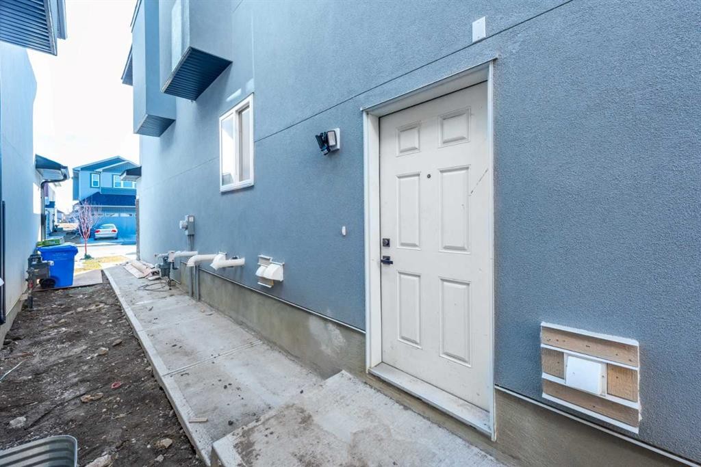 43 Saddlecrest Link Ne, Calgary, AB - Outdoor With Exterior