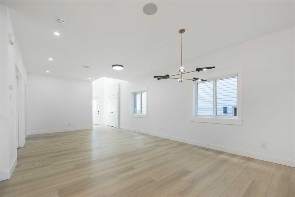 43 Saddlecrest Link Ne, Calgary, AB - Indoor Photo Showing Other Room