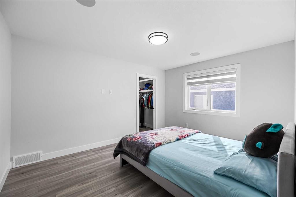 45 Waterford Terrace, Chestermere, AB - Indoor Photo Showing Bedroom