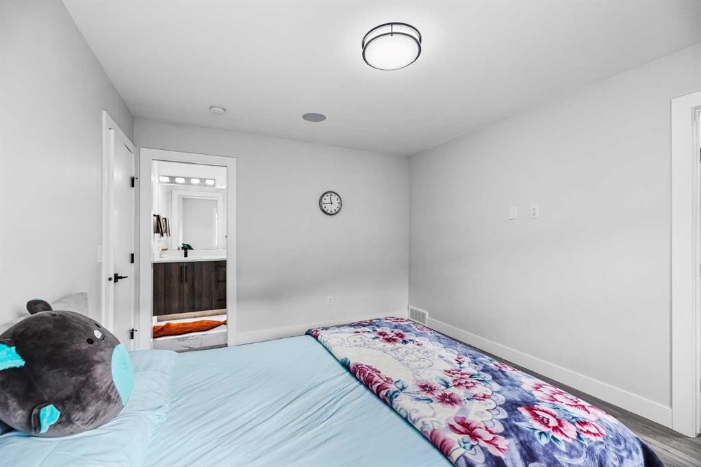 45 Waterford Terrace, Chestermere, AB - Indoor Photo Showing Bedroom