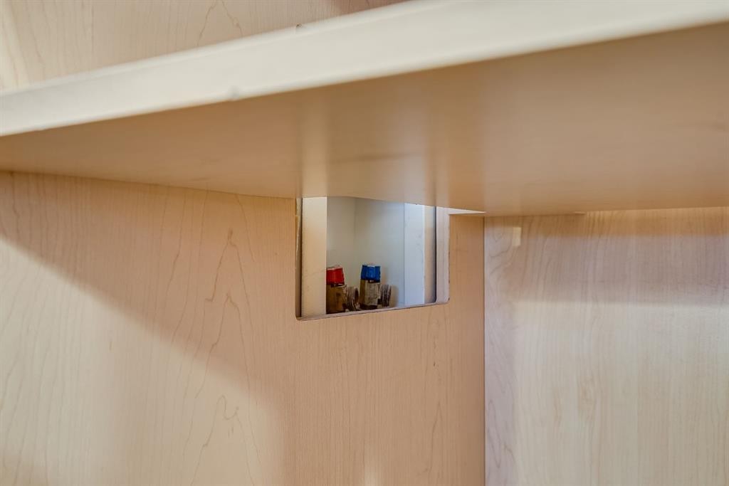 101-922 19 Avenue Sw, Calgary, AB - Indoor Photo Showing Other Room