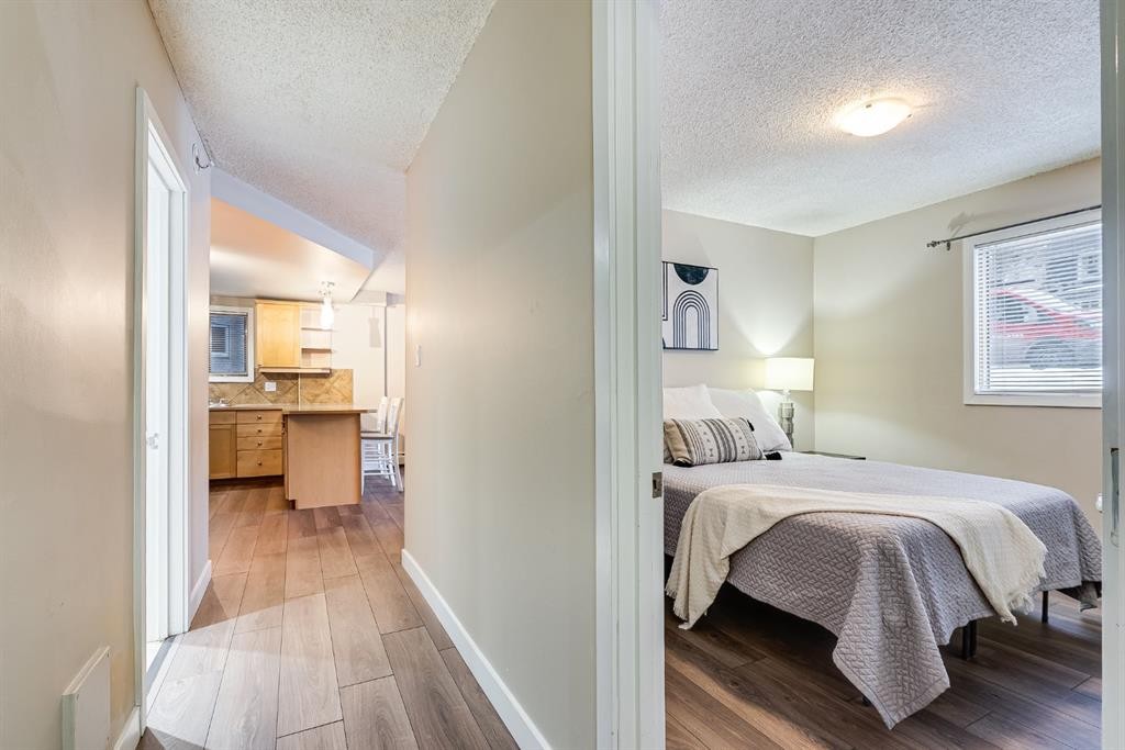 101-922 19 Avenue Sw, Calgary, AB - Indoor Photo Showing Bedroom