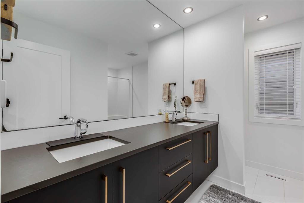 44 Timberline Way Sw, Calgary, AB - Indoor