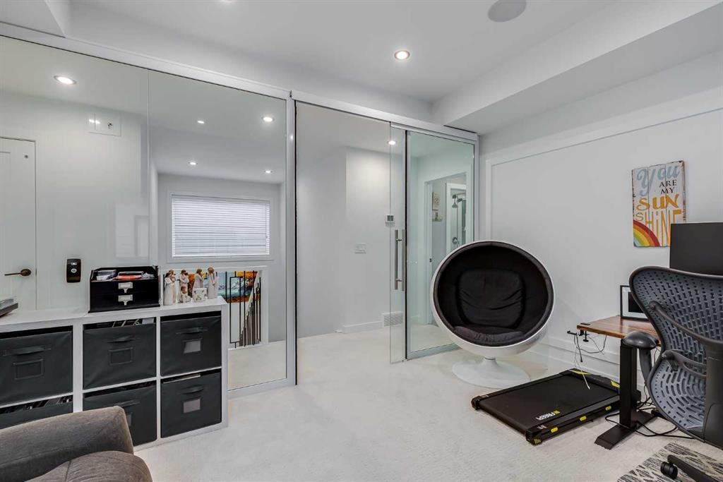44 Timberline Way Sw, Calgary, AB - Indoor